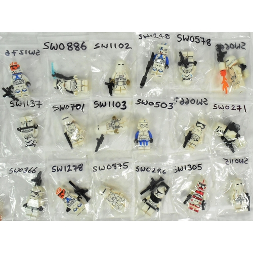 670 - Lego - a collection of x66 original Lego Star Wars minifigures to include; Sandtrooper, Clone Troope... 