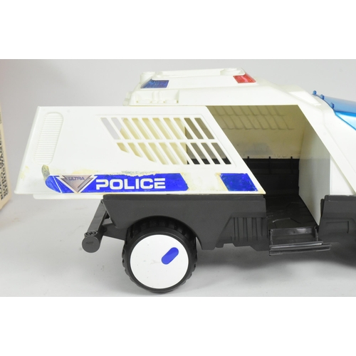 680 - Robocop And The Ultra Police - Kenner - an original vintage c1988 Kenner made Robocop action figure ... 