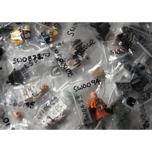 740 - Lego - a LARGE collection of assorted Lego Star Wars minifigures parts / spares in various degree of... 