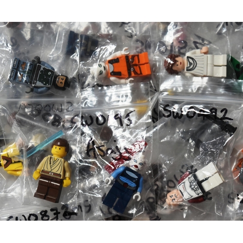 740 - Lego - a LARGE collection of assorted Lego Star Wars minifigures parts / spares in various degree of... 