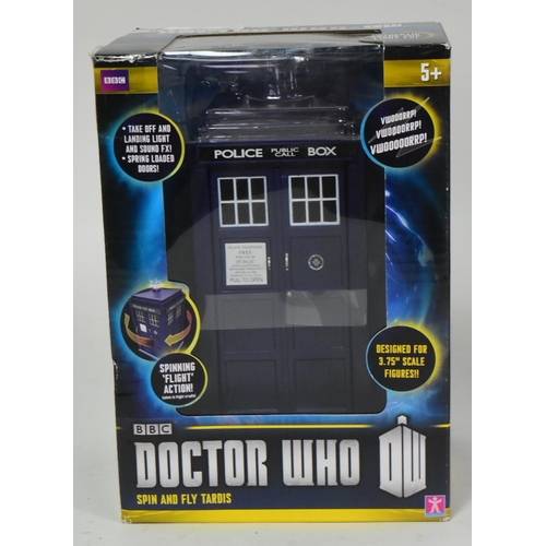 747 - Doctor Who - a collection of assorted boxed toys / merchandise to include: Spin And Fly Tardis, Elev... 