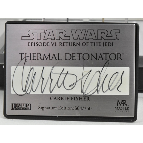 750 - Star Wars - Master Replicas - Signature Edition Thermal Detonator 1/1 scale limited edition light-up... 