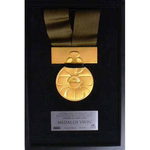 775 - Star Wars - Master Replicas - Limited Edition 1/1 scale replica ' Medal Of Yavin ' from Episode IV A... 