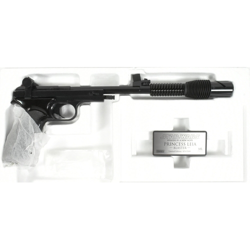 850 - Star Wars - Master Replicas - Limited Edition Princess Leia Blaster 1/1 scale prop replica based on ... 