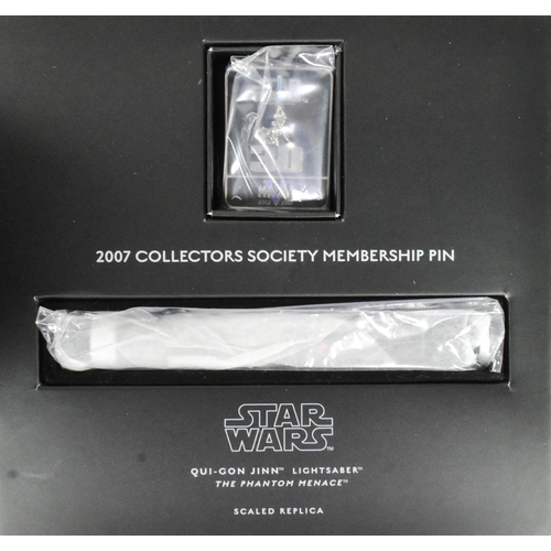 874 - Star Wars - Master Replicas - 2007 Collectors Society Exclusive ' Qui-Gon Jinn Lightsaber Scaled Rep... 