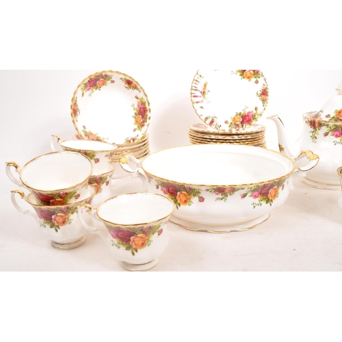 3 - Royal Albert - Old Country Roses - A large extensive collection of vintage 20th century porcelain ch... 