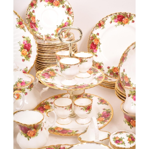 3 - Royal Albert - Old Country Roses - A large extensive collection of vintage 20th century porcelain ch... 