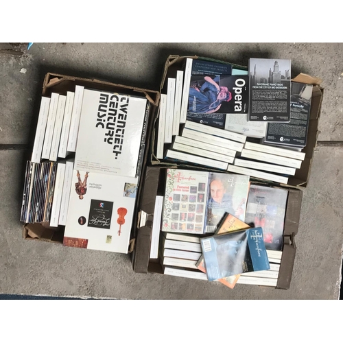 424 - Fanfare - A large cpollection of 20th centuiry Fantfare Record collectors books. Mostly orchestral a... 