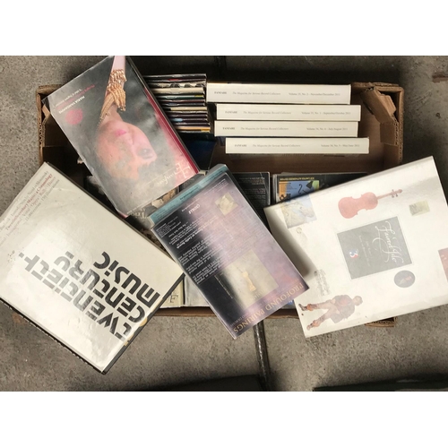 424 - Fanfare - A large cpollection of 20th centuiry Fantfare Record collectors books. Mostly orchestral a... 