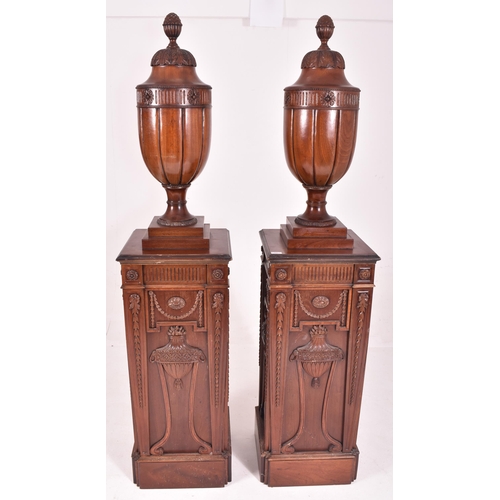 300 - Attributed to the workshop of Francis Lonygon - A large pair of Adams Revival mahogany decorative pe... 