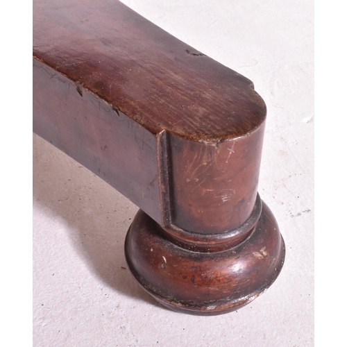 365 - A William IV 19th century mahogany tilt top breakfast table. The table having a circular tilt top wi... 