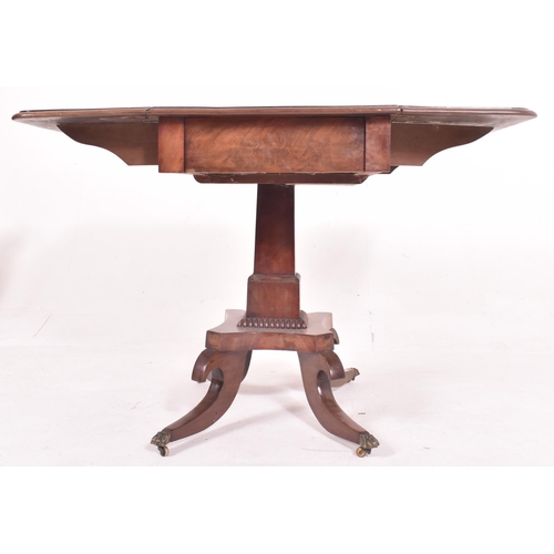 569 - A 19th century Regency mahogany Gillows style sofa table / stretcher table. The table of slender for... 