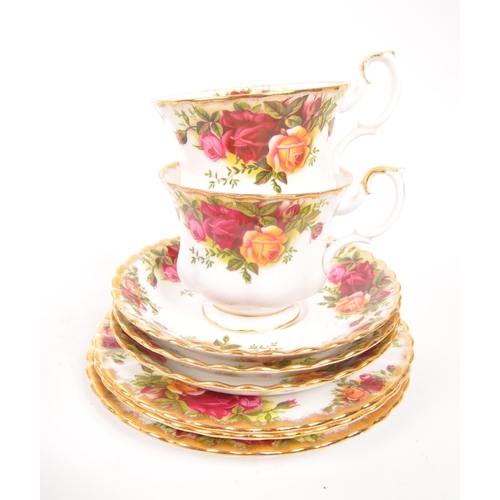 136 - Royal Albert - Old Country Roses - A porcelain china Royal Albert part tea service in the Old Countr... 