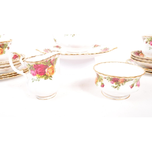 136 - Royal Albert - Old Country Roses - A porcelain china Royal Albert part tea service in the Old Countr... 