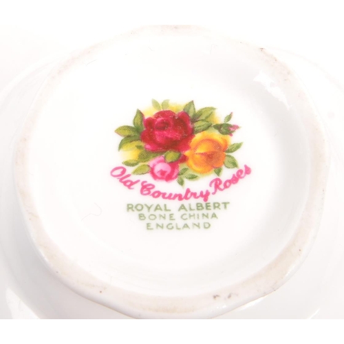 136 - Royal Albert - Old Country Roses - A porcelain china Royal Albert part tea service in the Old Countr... 