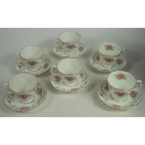 177 - Royal Albert - A collection of 20th Century porcelain china Royal Albert teacups and saucers in the ... 