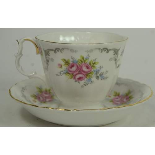 177 - Royal Albert - A collection of 20th Century porcelain china Royal Albert teacups and saucers in the ... 