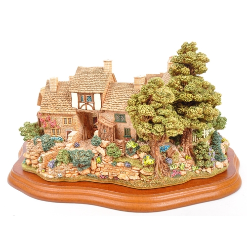 205 - Lilliput Lane - A large 20th Century Lilliput Lane cottage model figure Chipping Coombe L779 limited... 