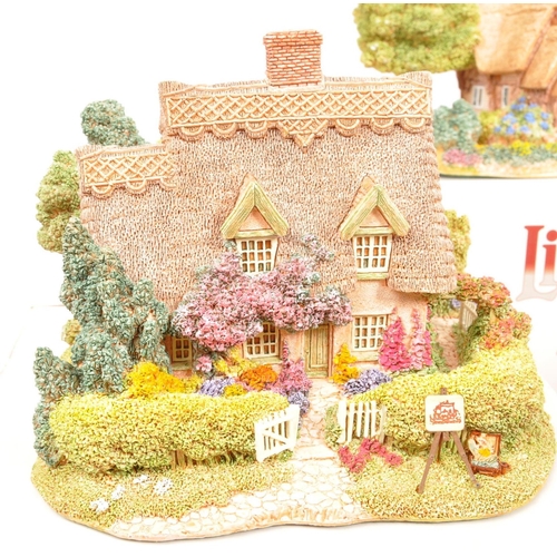 206 - Lilliput Lane - A collection of five 20th Century vintage Lilliput Lane cottage model figures all in... 