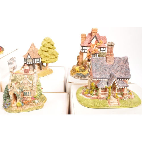 212 - Lilliput Lane - A collection of ten 20th Century Lilliput Lane cottage model figures all in original... 