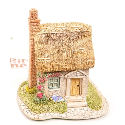 217 - Lilliput Lane - A collection of fifteen Lilliput Lane cottage model figures all in original boxes, s... 