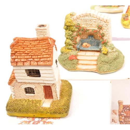 217 - Lilliput Lane - A collection of fifteen Lilliput Lane cottage model figures all in original boxes, s... 