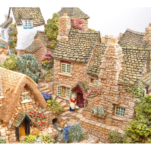 221 - Lilliput Lane - A large 20th Century Lilliput Lane cottages model figure ' Out of the Storm ' L2064,... 