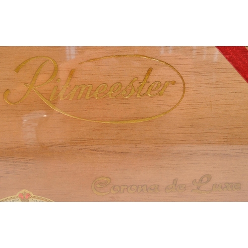 224 - Ritmeester - A mid 20th Century circa 1950s sealed unopened box of twenty-five Ritmeester Corona de ... 