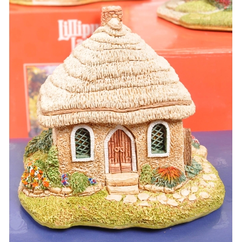 225 - Lilliput Lane - A collection of seven 20th Century Lilliput Lane cottage model figures all in origin... 