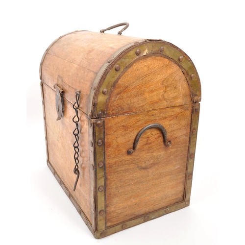 227 - A 19th century oak wood domed top bottle casket box. The casket having a hinged lid to top, with met... 