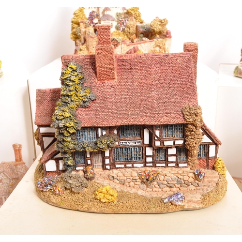 231 - Lilliput Lane - A collection of six 20th Century Lilliput Lane cottage model figures all in original... 