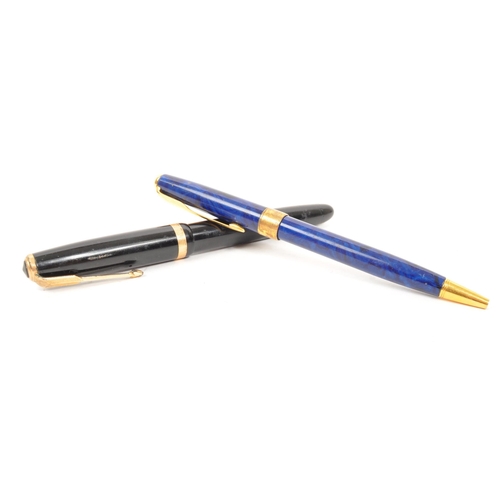 245 - Parker - A collection of four 20th century Parker pens. Two of the pens being fountain pens, with on... 