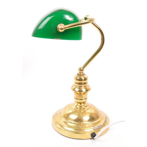 264 - A mid 20th Century vintage bankers table top desk lamp light. Having green glass lightshade supporte... 