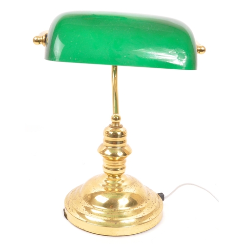 264 - A mid 20th Century vintage bankers table top desk lamp light. Having green glass lightshade supporte... 