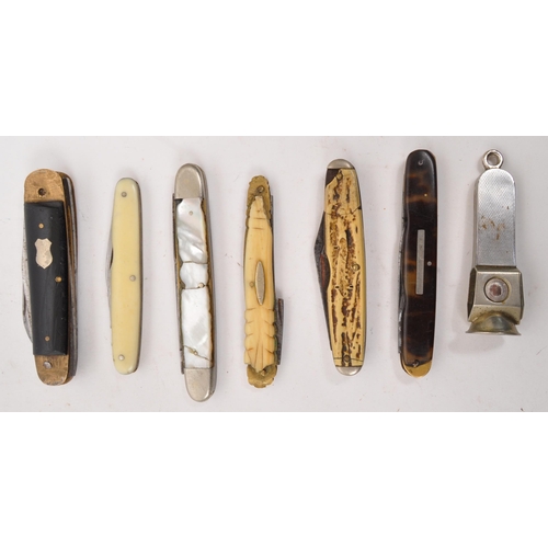 280 - A collection of pen / pocket knives to include examples with tortoiseshell handle, mother of pearl h... 