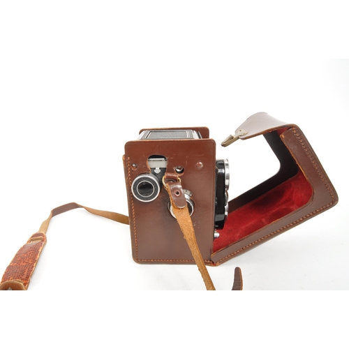 287 - M.P.P Microcord - A mid 20th century M.P.P Microcord 6x6 120 film medium format TLR camera. The came... 