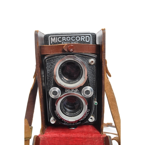 287 - M.P.P Microcord - A mid 20th century M.P.P Microcord 6x6 120 film medium format TLR camera. The came... 