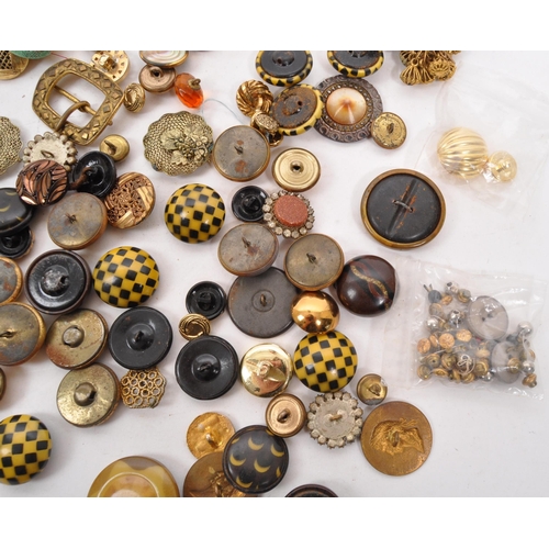 328 - A collection of 20th Century vintage buttons 1920s Art Deco and onwards in gold / yellow / brown col... 