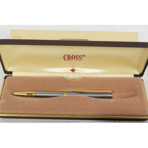 356 - Parker / Cross - A collection of Parker and Cross pens. The collection to include a Parker Jotter Fo... 