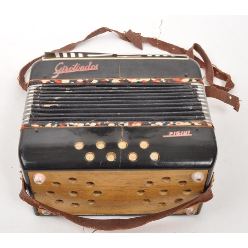 424 - Girotondo Pigini - A 20th Century small vintage Girotondo Pigini accordion. Measuring approximately ... 