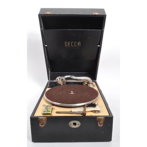 433 - Decca - A 20th Century vintage circa 1930s Decca 50 wind up portable gramophone. In black carry case... 