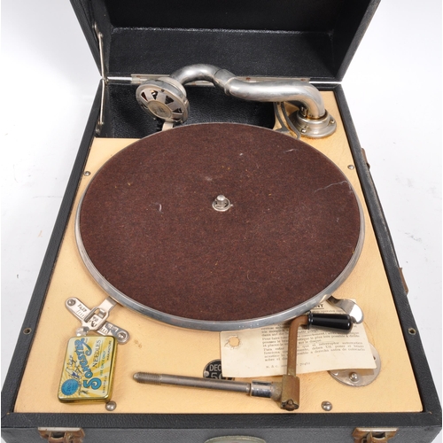 433 - Decca - A 20th Century vintage circa 1930s Decca 50 wind up portable gramophone. In black carry case... 