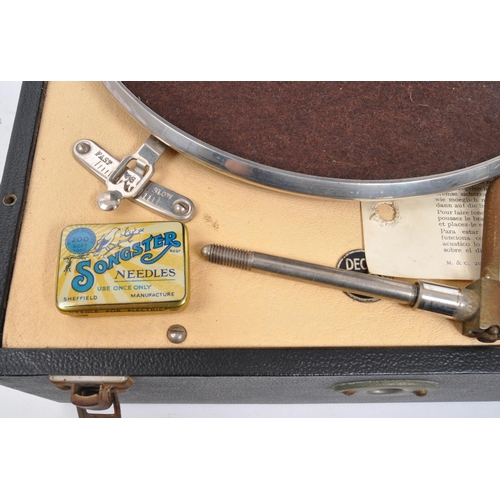 433 - Decca - A 20th Century vintage circa 1930s Decca 50 wind up portable gramophone. In black carry case... 