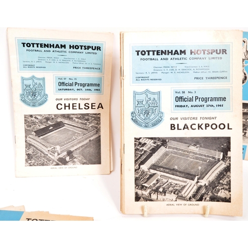 547 - A large collection of 1960s and 1970s Tottenham Hotspur Football Club programmes. The collection of ... 