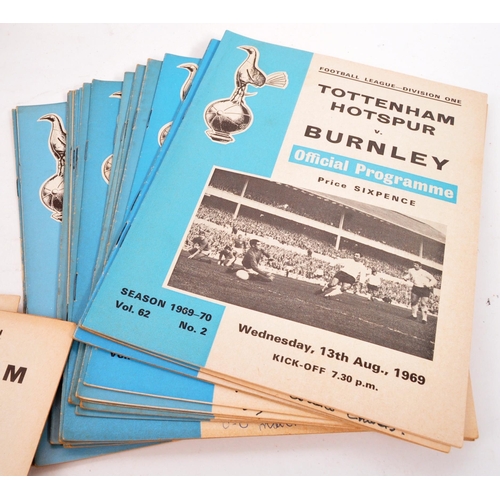 547 - A large collection of 1960s and 1970s Tottenham Hotspur Football Club programmes. The collection of ... 