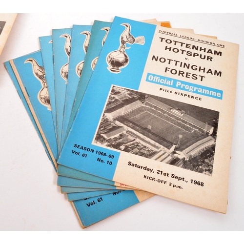 547 - A large collection of 1960s and 1970s Tottenham Hotspur Football Club programmes. The collection of ... 