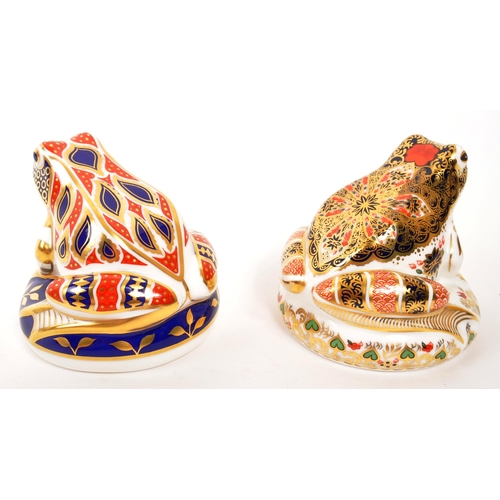 79 - Royal Crown Derby - A pair of porcelain china Royal Crown Derby paperweight figures in the form of f... 