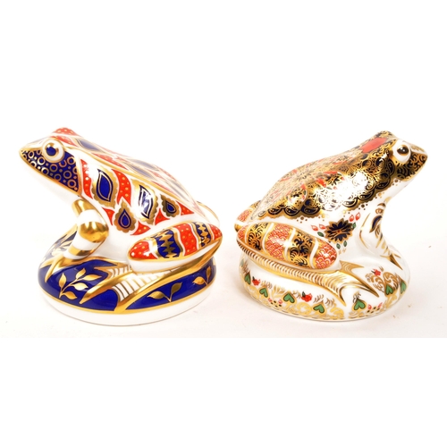 79 - Royal Crown Derby - A pair of porcelain china Royal Crown Derby paperweight figures in the form of f... 