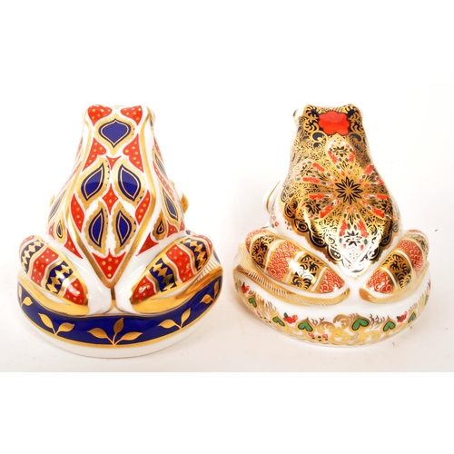 79 - Royal Crown Derby - A pair of porcelain china Royal Crown Derby paperweight figures in the form of f... 