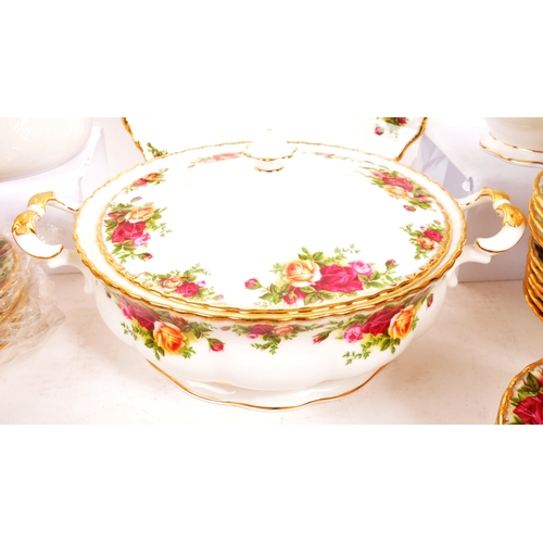 8 - Royal Albert - Old Country Roses - A 20th century Royal Albert Old Country Roses bone china tea serv... 